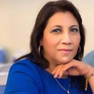 Meet your Posher, Elvia
